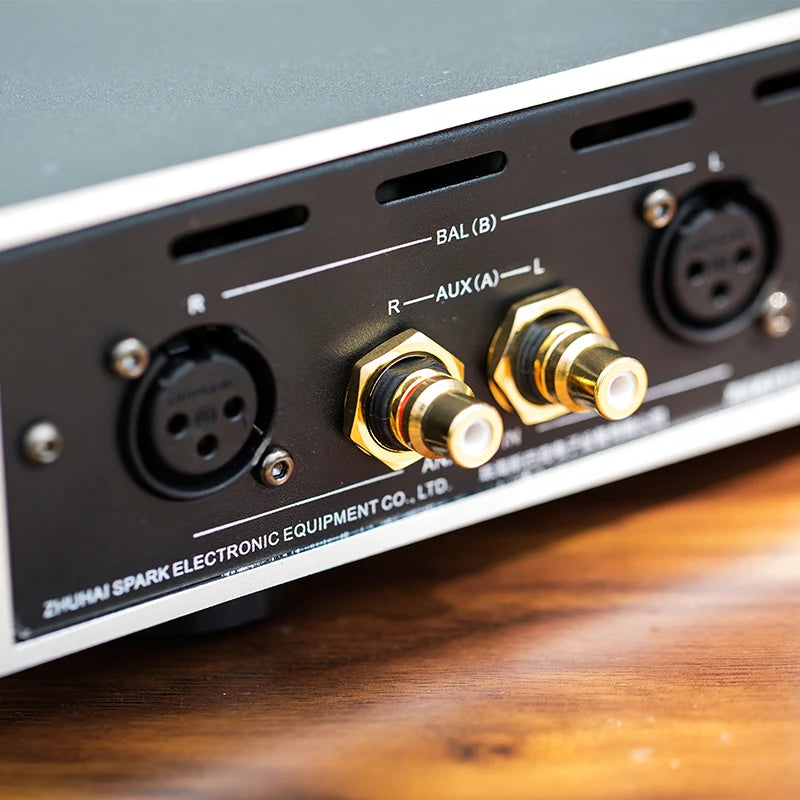 Cayin iHA-6 Hi-End Headphone Amplifier